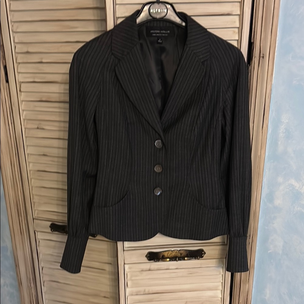 Gray Tailored Suit Jacket with Notched Lapels